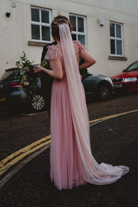 Pink Wedding Veil, Quirky Wedding Dress, 1920s Wedding Dress, Pink Veil, Thread Dress, Pink Wedding Inspiration, St Giles, Stylish Wedding Dresses, Pink Wedding Dress