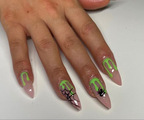 Halloween Nails With Green, Acrylic Nails Almond Halloween, Almond Shaped Nails Designs Halloween, Nail Drip Design, Short Green Halloween Nails, Halloween Nail Designs Green, Spider Nails With Gems, Olive Green Halloween Nails, Clear Halloween Nails