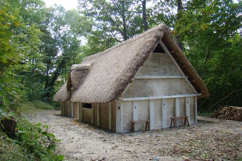 Anglo Saxon Houses, Saxon History, Anglo Saxon History, Hall House, Medieval Houses, Living Museum, House Map, English History, Chichester