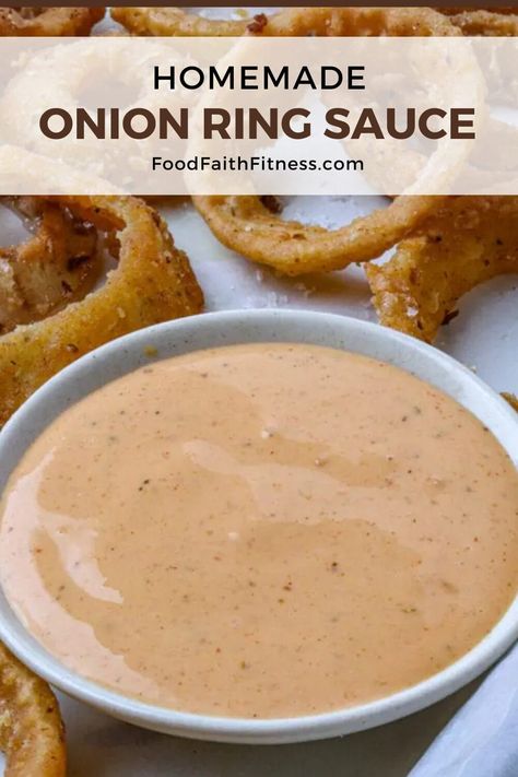 Made with mayo, ketchup, and Cajun seasoning, it's the perfect balance of tangy and spicy. Serve chilled for the ultimate dipping experience! Onion Ring Dip, Onion Ring Dipping Sauce, Onion Rings Dipping Sauce, Onion Ring Sauce, Best Chicken Tenders, Homemade Onion Rings, Onion Rings Recipe, Cajun Sauce, Onion Ring