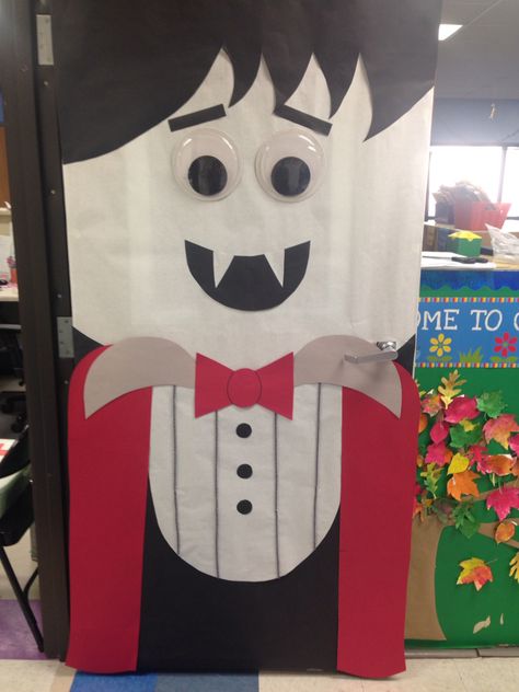 Halloween Vampire Door Vampire Door Decorations, Halloween Door Decorations Classroom, Library Halloween, Halloween Doors, Diy Halloween Door Decorations, Halloween Classroom Door, Halloween Diy Door, Classroom Christmas Decorations, Halloween Office