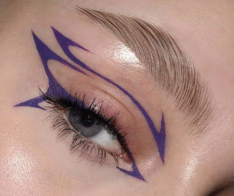 Eyeliner Inspo, Eyeliner Designs, Girly Pop, Graphic Makeup, Graphic Eyeliner, Swag Makeup, Eye Makeup Pictures, Smink Inspiration, Makijaż Smokey Eye