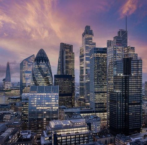 City Of London Skyline, London Skyline At Night, London Skyscrapers, City Skyline Night, Travel Desk, Cityscape Wallpaper, London Buildings, London View, Work Pictures