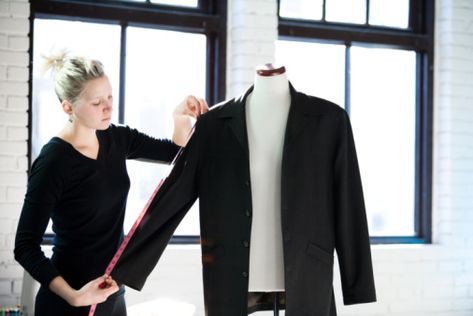 How to Make a Blazer Smaller Alterations Clothing, Terno Slim, Clothing Alterations, Boyfriend Jacket, Sewing Alterations, Style Rules, Repurposed Clothing, Dress Alterations, Garment Industry