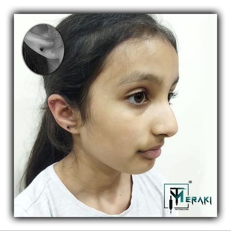 Stylish Ear Piercing (Upper lobe & Helix piercing) #earpiercing #helixpiercing #upperlobepiercing #earpiercingnearme #painlessearpiercing #painlesspiercing #safepiercing #piercingstyle #piercingshop #piercingshopnearme #instagram #instafashion #bestpiercer #bodypiercing #piercingstudioinahmedabad #earpiercinginahmedabad #piercinginvastrapur #piercingofindia #merakitattooindia #vastrapur #ahmedabad Book your appointment for safe and hygienic body piercing Call / whatsapp : 9099555058 Lobe Helix Piercing, Upper Lobe, Piercing Studio, Piercing Shop, Lobe Piercing, Face Images, Helix Piercing, Ear Piercing, Book Your Appointment