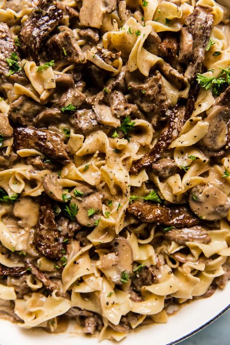 Beef Stroganoff Sauce, Creamy Beef Stroganoff Recipe, Crock Pot Stroganoff, Classic Beef Stroganoff Recipe, Steak Stroganoff, Beef Stroganoff Crockpot, Beef Stroganoff Recipe, Beef Stroganoff Easy, Slow Cooker Beef Stroganoff