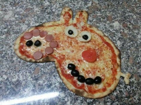 Cute Pizza Shapes, Pizza Shape Ideas, Cute Pizza Ideas, Pizza Shapes, Funny Pizza, Cute Pizza, Pizza Design, Funny Birthday Cakes, Kawaii Cooking