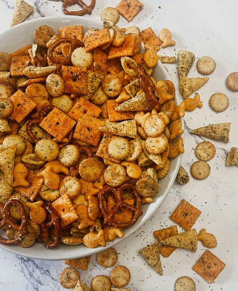 Ranch Snack Mix Chez Mix Recipes Snacks, Ranch Cracker Mix Recipe, Ranch Trail Mix Recipes, Holiday Snack Mix Recipe, Savory Snack Mix Recipes, Chez Mix Recipes, Ranch Snack Mix Recipes, Ranch Snacks, Cracker Mix With Popcorn Oil And Ranch