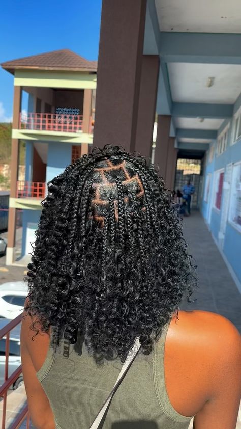 Portmore Braider🇯🇲🔥 | Bob boho knotless on natural hair😙 #bohostyle #bobstyle #bohoknotlessbraids | Instagram Curly Bob Knotless Braids, Short Boho Bob Knotless Braids, Short Knotless Boho Braids, Braided Boho Bob, Boho Knotless Braids Short, Boho Short Braids, Knotless Box Braids Bob, Bob Boho Knotless Braids, Boho Knotless Braids Bob