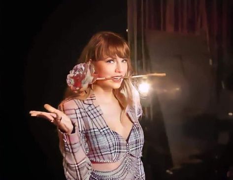 Roman Roy, Lover Album, Taylor Swift Aesthetic, Dump Ideas, Estilo Taylor Swift, Swift Photo, Taylor S, Red Taylor, Swift 3