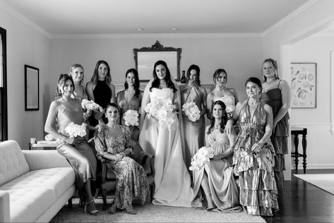 Bridesmaid Editorial, Editorial Wedding Party Photos, Editorial Bridal Party Photos, Editorial Bridesmaid Photos, Bridemaids Photoshoot Group Shots, Editorial Wedding Photography Bridal Party, Bridesmaids Hotel Photos, Wedding Photography Bridal Party, Bridesmaid Poses