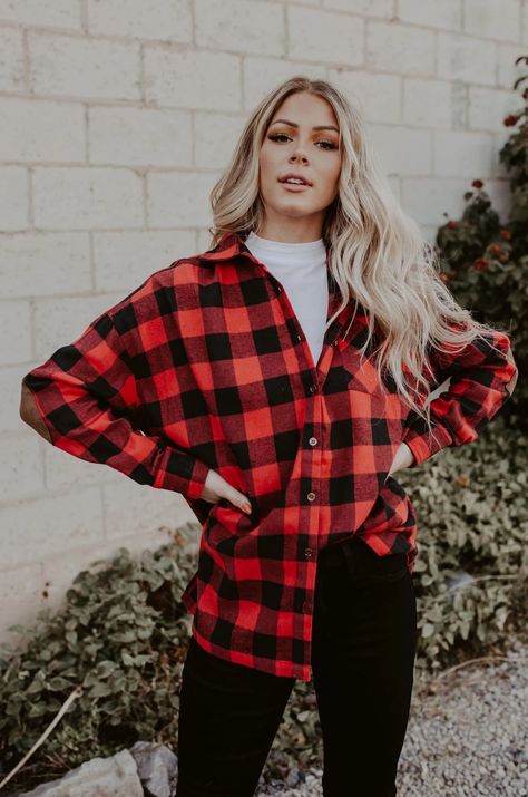 Black And Red Flannel Outfit, Flannel Outfits Spring, Flannel Outfits Girl, Vintage Flannel Outfits, Red Flannel Shirt Outfit, Flannel Styling, Black Flannel Outfit, Flannel Fall Outfits, Red Flannel Outfit