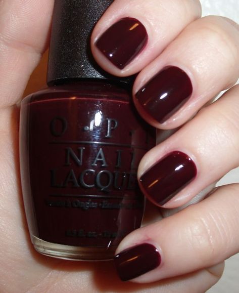 Malaga Wine Opi Dip, Wine Colored Nails, Opi Malaga Wine, Maroon Nail Polish, Burgundy Nail Polish, Malaga Wine, Opi Colors, Dip Manicure, Unghie Sfumate