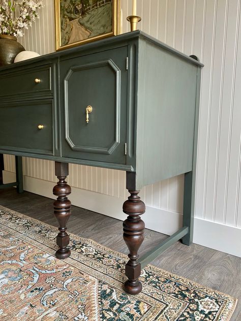 Buffet Table Antique, Jacobean Sideboard Makeover, Vintage Buffet Table Ideas Decor, Buffet Flip, Antique Buffet Table, Victorian Buffet, Restaining Wood Furniture, Buffet Entryway, Vintage Buffet Makeover