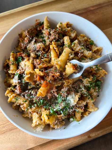 Short Rib Pasta Recipe, Short Ribs Pasta, Braised Beef Pasta, Beef Short Rib Ragu, Short Rib Pasta, Short Rib Ragu, Ragu Pasta, Ragu Sauce, Food Vibes