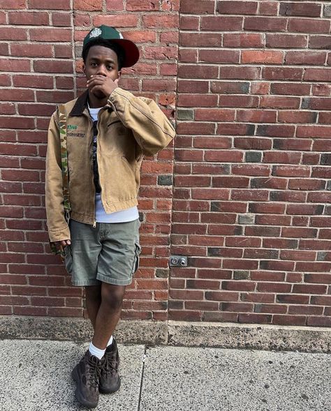 Salt Yeezy Boots Outfit, Boys Designer Outfits, Yeezy Desert Boots Outfit Men, Yeezy Boot Outfit, Men’s Thrifted Fashion, Yeezy 700 Outfit Men, Black Men Aesthetic Outfits, Yeezy Outfit Men, Yeezy Boots Outfit Men