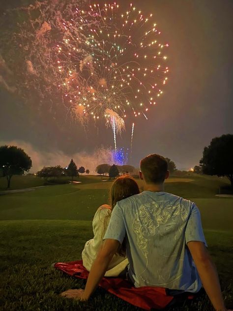 Couple Watching Fireworks Aesthetic, Couple Watching Fireworks, Casal Aesthetic, December Goals, Couple Holding Hands, Im Lonely, Couple Goals Teenagers, Cute Relationship Photos, Couple Pictures