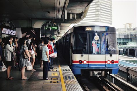 Crowded Train Station, Bts Station, Elevator Interior, Thailand Bangkok, Metro Station, Adriana Lima, Bangkok Thailand, Train Station, Shopping Mall