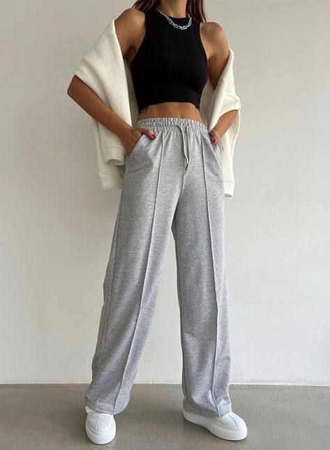 Loose Sweatpants Outfit, Wide Leg Sweatpants Outfit, Gray Sweatpants Outfit, Sweatpants Outfits, Cozy Pants, 30 Outfits, Sweatpants With Pockets, Sweatpants Outfit, Wide Leg Sweatpants