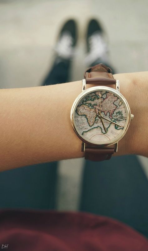 Map Watch, Vintage Map, Globe Trotter, Vintage Hairstyles, Cool Watches, Cute Jewelry, Michael Kors Watch, A World, Fashion Watches