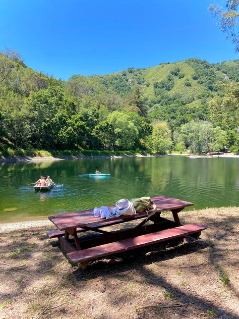 Hot summer day means paddle boarding or kayaking at the lake. Packed the tote bags and gathered the friend group. #summervibes #summeraesthetic #summeractivity #paddleboarding #lakelife At The Lake, Lake Paddle Boarding, Lake House Summer, Day At The Lake, Summer Board, Lake Days, Lake Day Aesthetic, Lake Days Aesthetic, Lake Summer Aesthetic