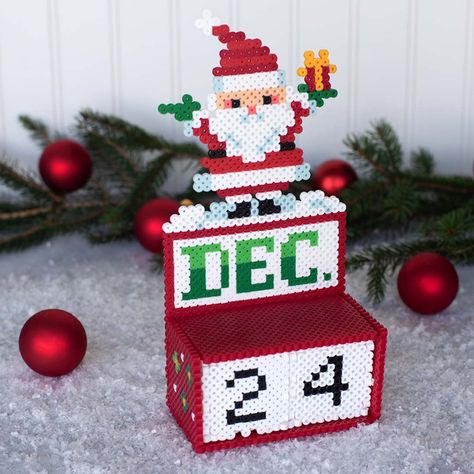 Hama Beads Christmas, Christmas Perler Beads, Perler Projects, Easter Egg Ornaments, 3d Perler Bead, 3d Figures, Perler Crafts, Diy Perler Beads, Melting Beads