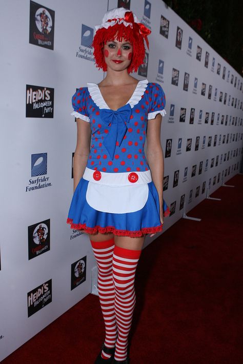 Raggedy Ann Halloween Costume, Raggedy Ann Costume, Celebrity Couple Costumes, Fall Hosting, Halloween Costumes Pictures, Crazy Celebrities, Hats Ideas, Best Celebrity Halloween Costumes, Halloween Couples