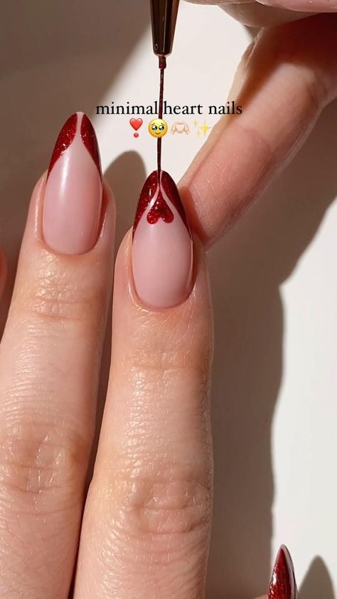 Red nails Minimalistic Heart Nails, Great Nails Ideas, Vintage Nails Aesthetic Short, Sparky Red Nails, Red Heart Tip Nails, Nail Red Ideas, Nail Art With Red Polish, 2024 Classy Nails, Bartender Nail Designs