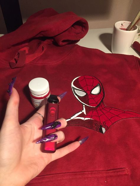 Spider Man Custom, Spiderman Painting, Spiderman Outfit, Spiderman Gifts, Spiderman Shirt, Painted Clothes Diy, Thrift Flips, Paint Shirts, Bf Gifts