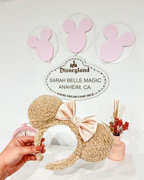 All Sherpa Ears are available with 2 different bow options ! A matching Satin Silky bow or the Sherpa Bow! - Check out the collection at www.sarahbellemagic.com 🎀🐭 - #Classic #minnieears #Vintage #sherpa #fluffybear #mickeyearsforsale #minnieearsforsale #explorepage #explore #disneyland #duffyandfriends #shelliemay #dca - Mickey Ears, Minnie Ears, Sherpa Mouse Ears, Teddy Bear Ears, Vintage, Stylish, Classic, Explore, Explore Page Teddy Bear Ears, Princess Quotes, Disney Princess Quotes, Bear Ears, Minnie Ears, Mickey Ears, Mouse Ears, The Collection, Disneyland