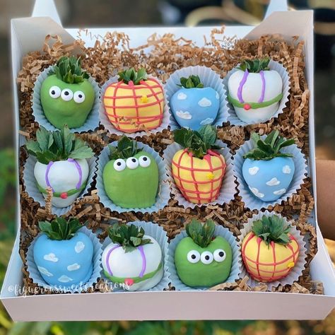 Toy Story Strawberry Ideas, Toy Story Themed Strawberries, Toy Story Strawberries, Toy Story Sweet Table, Toy Story Chocolate Covered Strawberries, Toy Story Treat Boxes, Toy Story Rice Krispy Treats, Toy Story Cakesicles Ideas, Toy Story Desserts