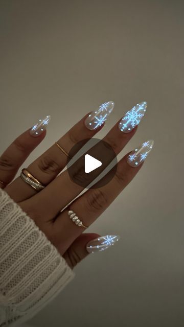 Nail Art With Dotting Tool, Eye Sweater, Snowflake Nail, Cat Eye Nails Polish, Seasonal Outfits, Velvet Nails, Snowflake Nail Art, Cat Eye Gel Polish, Fun Nail Art