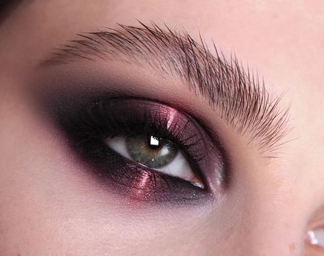 Darth Vader Makeup, Different Eye Makeup, Western Makeup, Makeup Drawing, Makeup Portfolio, Face Makeup Tips, Eye Makeup Designs, Edgy Makeup, Fancy Makeup