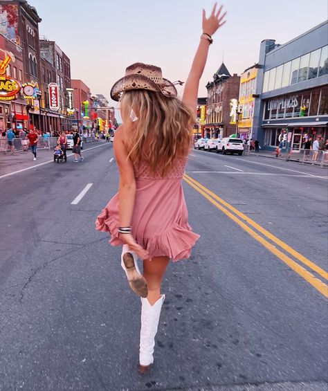 Nashville Tennessee broadway party country music instagram inspo inspiration cute dress cowgirl cowboy boots pink dress Concert Outfit Nashville, Broadway Party, Black Cowboy Hat, Music Instagram, Nashville Outfits, Black Cowboy, Cowgirl Cowboy, Country Concert Outfit, Country Concert