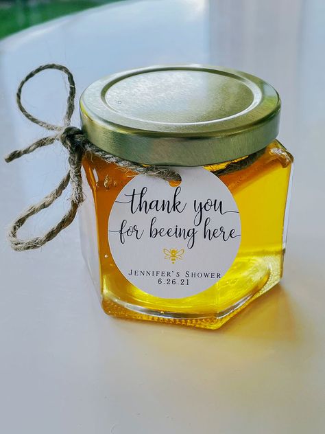 Honey Party Favors, Bridal Shower Honey, Honey Jar Wedding Favors, Honey Jar Favors, Diy Favors, Wedding Favour Jars, Honey Favors, Tea Wedding Favors, Honey Wedding Favors