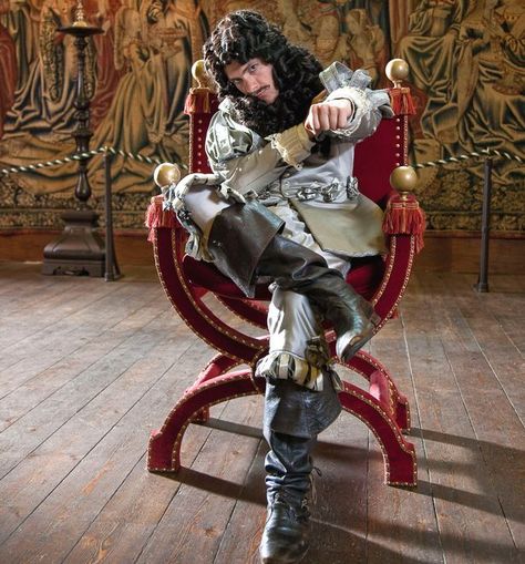 Horrible Histories' Charles II , played by Matthew Baynton as the King of Bling Matt Baynton, Simon Farnaby, Jim Howick, Mat Baynton, Ben Willbond, Mathew Baynton, History Icon, Queen Cleopatra, Come Dine With Me