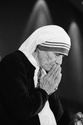 Mother Teresa Pictures, Mother Teresa Photos, Saint Teresa Of Calcutta, Very Important Person, Mother Teresa Quotes, Mother Pictures, Saint Teresa, Mother Teresa, Trendy Quotes