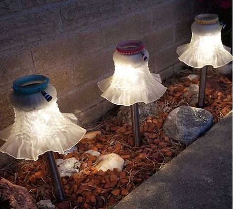 Great idea for recycled ceiling fan glass lampshades and more! – Recycled Crafts Ceiling Fan Light Globes, Solar Light Chandelier, Ceiling Fan Globes, Solar Garden Decor, Solar Light Crafts, Garden Decoration Ideas, Solar Garden Lights, Outdoor Garden Lighting, Garden Types