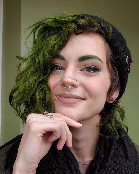 Schlebbzz on Instagram: “What's something you're feeling grateful for today? I'm feeling really grateful to have gotten out of the house for the first time in a…” Enby Aesthetic, Grateful For Today, Feeling Grateful, Goblin Core, Nose Jewelry, New Haircuts, Color Inspo, Hair Inspo Color, Green Hair