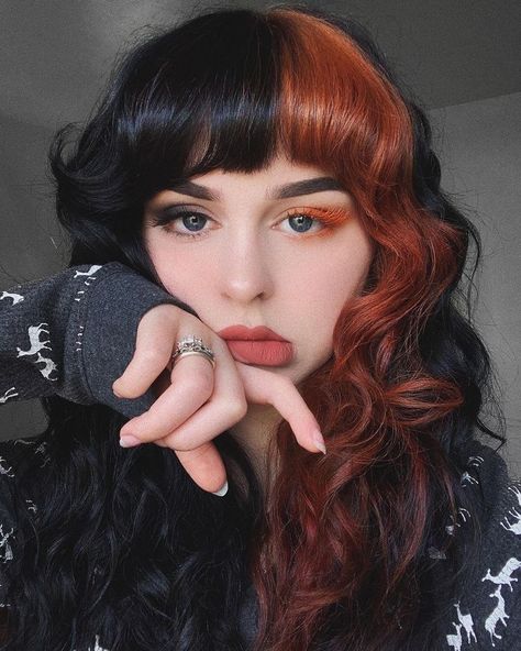 Dyed Bangs, Color Block Hair, Half And Half Hair, Split Dyed Hair, Hair Color Streaks, Dye My Hair, Hair Dye Colors, Hair Inspiration Color, Hair Inspo Color