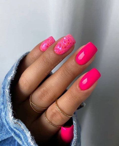 Bright Pink Nails, Neon Pink Nails, Pink Glitter Nails, Pink Gel Nails, Hot Pink Nails, Nagel Tips, Cute Gel Nails, Bright Nails, Pink Nail Designs