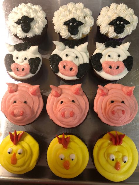 Farm Themed Cupcake Cakes, Hay Bale Cupcakes, Cupcake Farm Animals, Two Year Old Birthday Cupcakes, Oink Baa Moo Im Two Cupcakes, Farm Themed Birthday Cupcakes, Farm Theme Cupcakes Barnyard Party, Easy Farm Cupcakes, Diy Farm Cupcakes