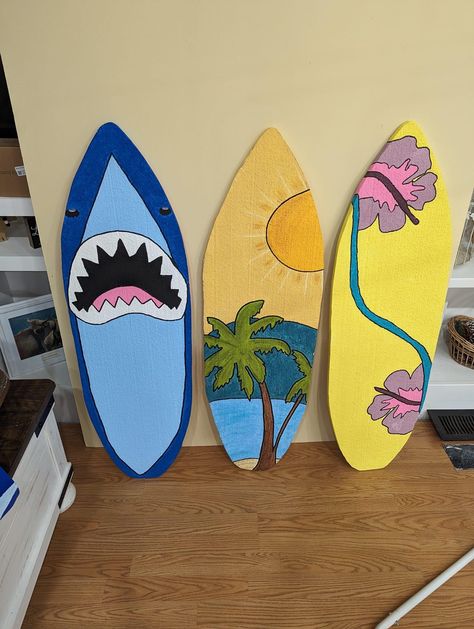 Hawaii Costume Ideas, Cardboard Surfboard, Hawaii Costume, Hawai Party, Tropical Night, Surfboard Design, Art Activities, Beach Art, Goa