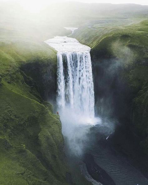 Skogafoss Waterfall, Power Photos, Iceland Photos, Iceland Waterfalls, Visit Iceland, Iceland Travel, Photo Story, Camping Experience, Story Instagram