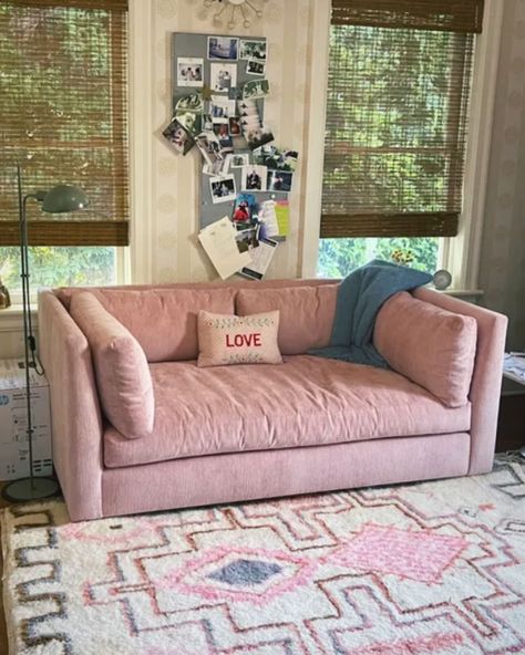 Comfy spot in mother/daughter study💕 #morrocanrug from a fave on Etsy @berber.creations @caryprinceorganizing #pinksofa #pinkmoroccanrug #girlroomdecor #girlsroomdecor #teenroomdecor Sofa In Bedroom, Room With Couch, Kids Hangout Room, Hangout Room, Small Couch, Bedroom Couch, Cozy Couch, Teen Girl Room, Pink Sofa