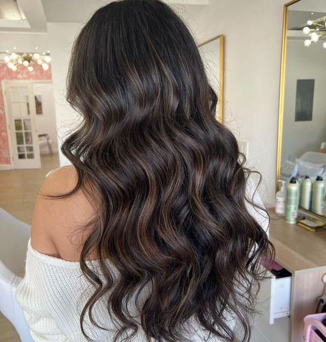 Dark Tone Balayage, Dark Chocolate Dimensional Hair, Chocolate Boliage Hair, Dimensional Brunette Balayage Dark Brown, Dark Hair Balayage Cool Tones, Dark Brown Hair Inspo Highlights, Dark Brunette Dimensional Hair, Bridal Brown Hair, Chocolate Bayalage Hair Dark Brown