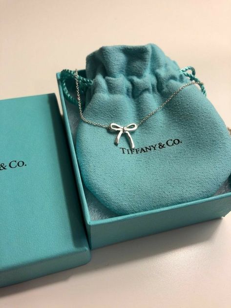 Tiffany Store, Tiffany And Co Jewelry, Zip Lock Bag, Bow Necklace, Jewelry Accessories Ideas, Dope Jewelry, Girly Accessories, Classy Jewelry, Jewelry Essentials