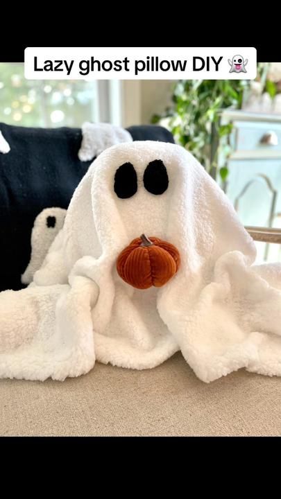 TikTok - Make Your Day Homemade Ghost Decorations, Diy Ghost Decor, Gus The Ghost Pillow Diy, Fabric Ghosts Diy, Ghost Diy Decoration, How To Make Gus The Ghost Pillow, Halloween No Sew Blanket, Ghost Decorations For Halloween, Diy Halloween Pillow