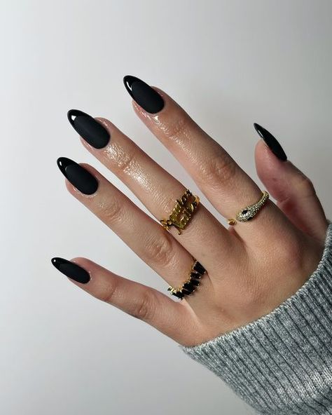 Matt Nails With Shiny Tips, Matte Nail Shiny Tip, Matt Black Nails With Gloss Tip, Matt Black Nails With Shiny Tips, Matte Black Nails Shiny Tip, Matte Black Nails With Glossy Tips, Black Matte Nails With Glossy Tips, Black Almond Nails, Matte Black Nails