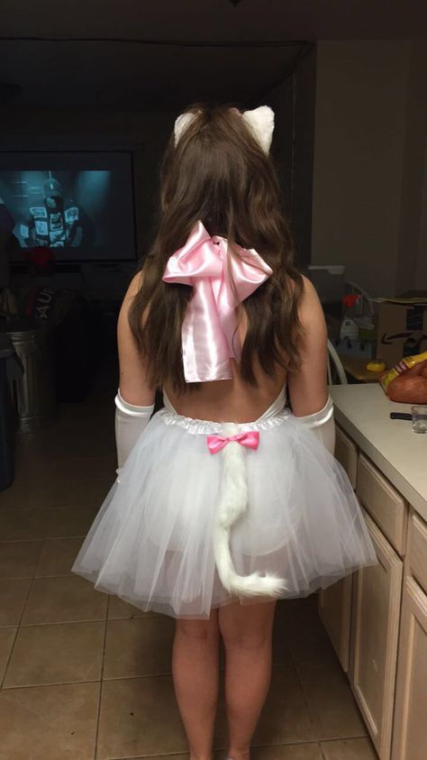 Aristocat Marie Halloween costume Aristocrats Marie Costume, Marie Aristocats Halloween Costume, Aristocrats Halloween Costume, The Aristocats Costume, Marie Halloween Costume, Marie Disney Outfit, Halloween Cat Costumes Women, White Cat Costume Women, Aristocrats Costume